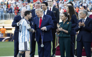 Del debut soñado a su última final: los 10 momentos mundialistas de Messi