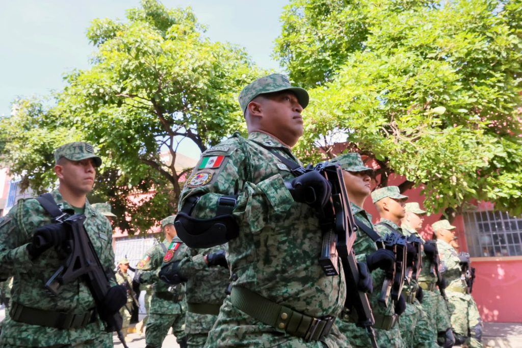 1001919296-1024x683 Encabeza Salomón Jara Desfile Cívico-Militar por el 216 Aniversario del inicio de la Independencia de México