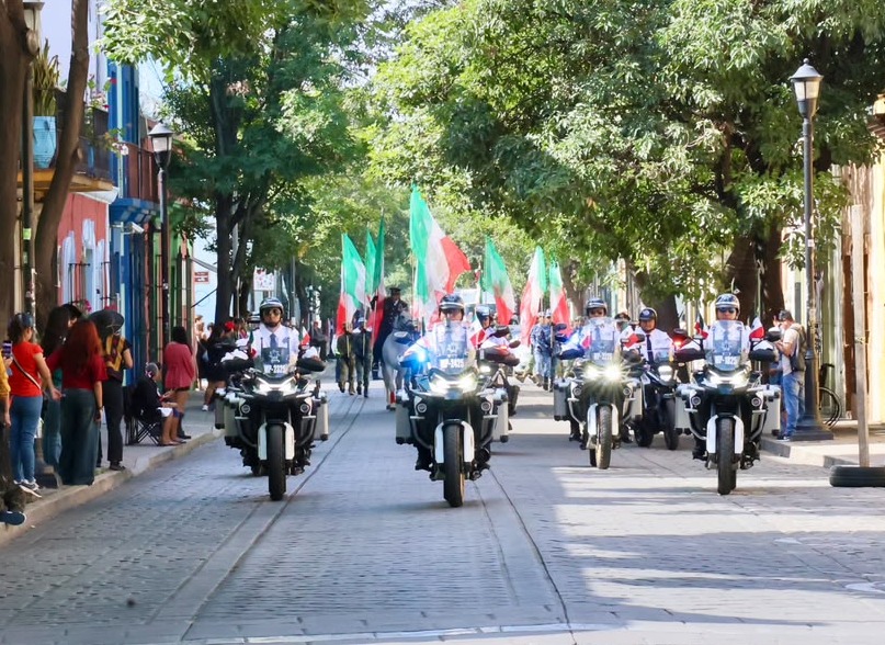 1001919297 Encabeza Salomón Jara Desfile Cívico-Militar por el 216 Aniversario del inicio de la Independencia de México